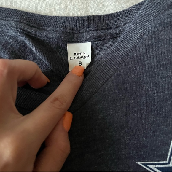 Women’s small shirt bundle - Picture 6 of 6